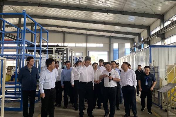 內(nèi)蒙古自治區(qū)黨委常委、通遼市委書記孟憲東攜考察團(tuán)到一諾環(huán)境考察指導(dǎo)